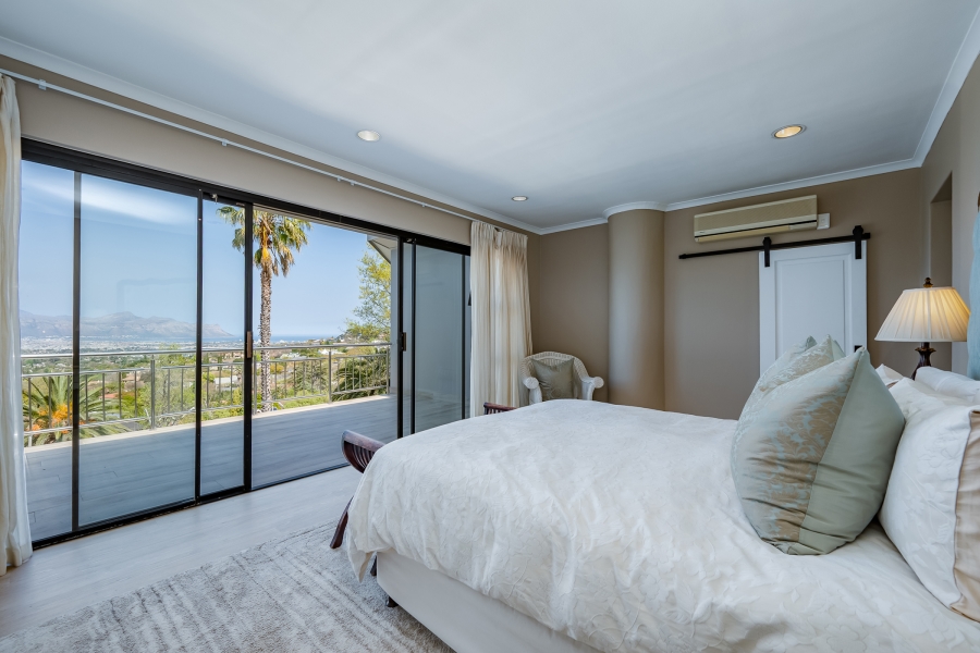 4 Bedroom Property for Sale in La Concorde Western Cape